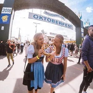 Camping Oktoberfest On A Budget Múnich